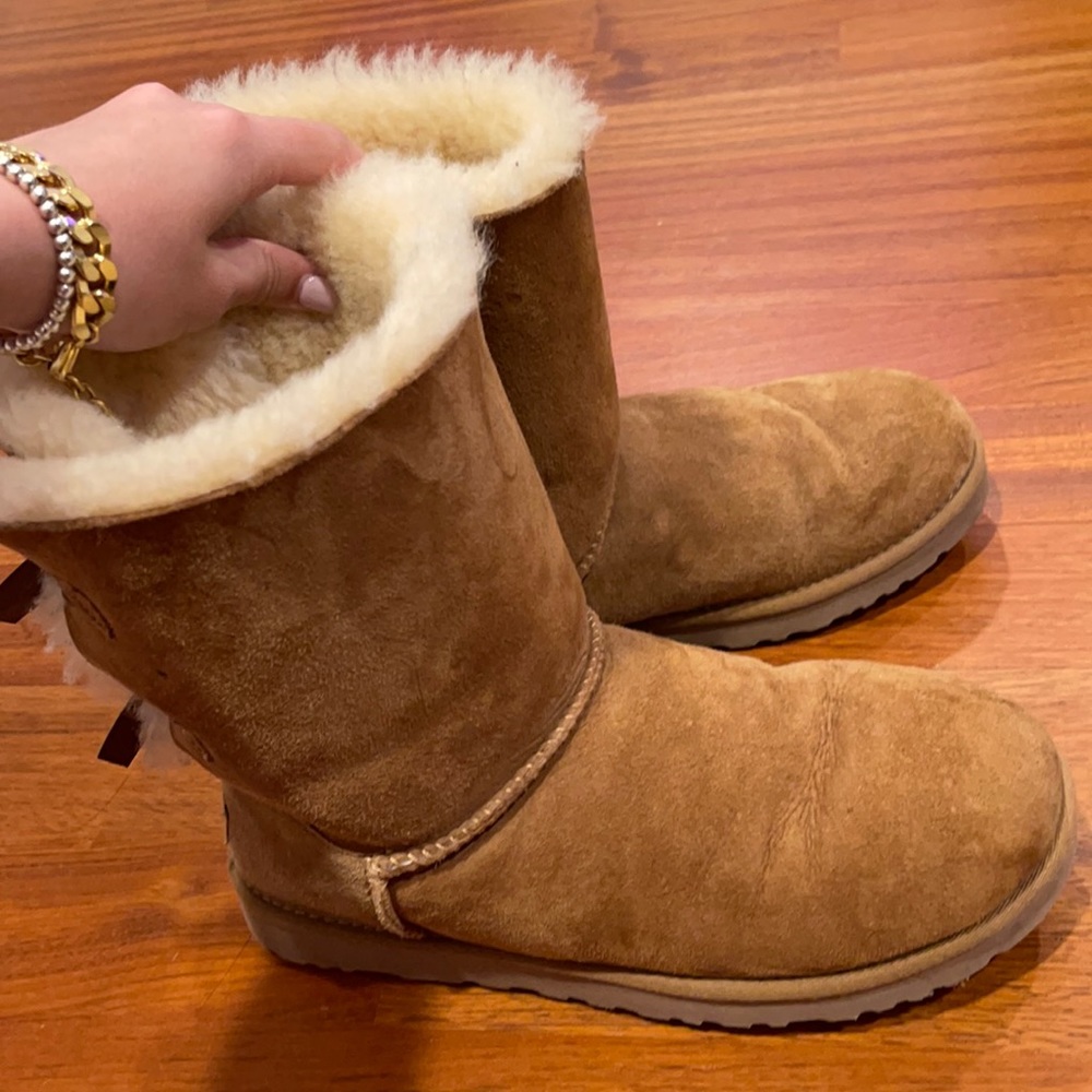 short bow chestnut UGG boots